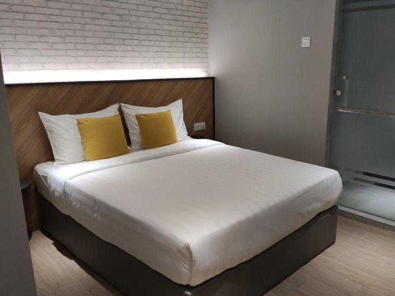 Hotel 99 Seri Kembangan Serdang Екстериор снимка