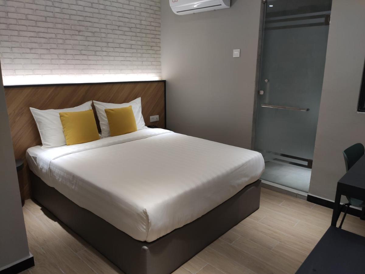 Hotel 99 Seri Kembangan Serdang Екстериор снимка