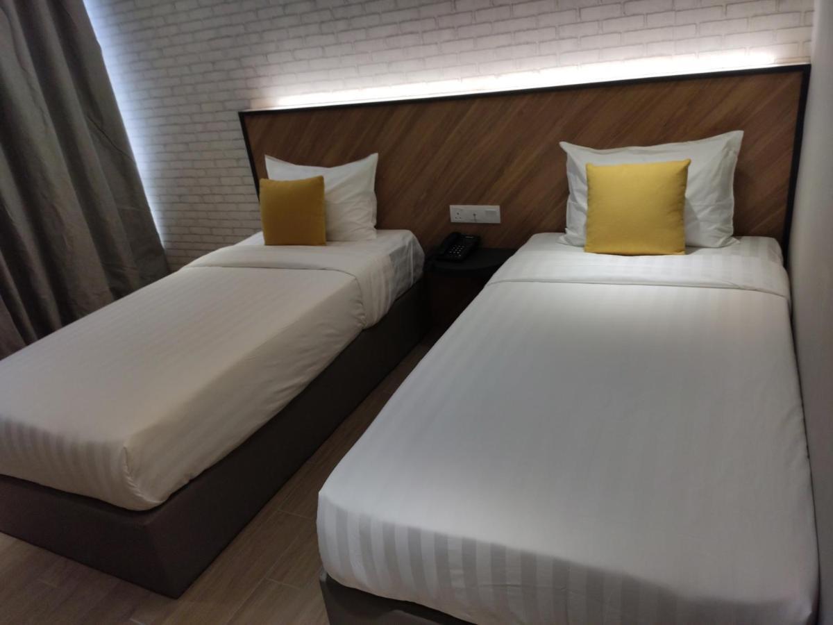 Hotel 99 Seri Kembangan Serdang Екстериор снимка