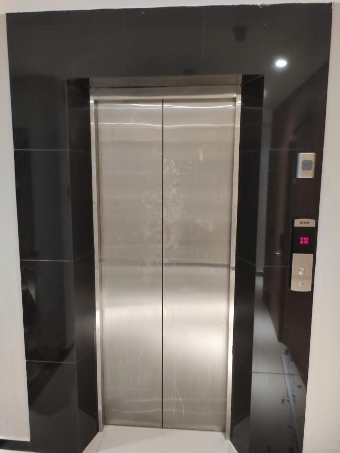 Hotel 99 Seri Kembangan Serdang Екстериор снимка