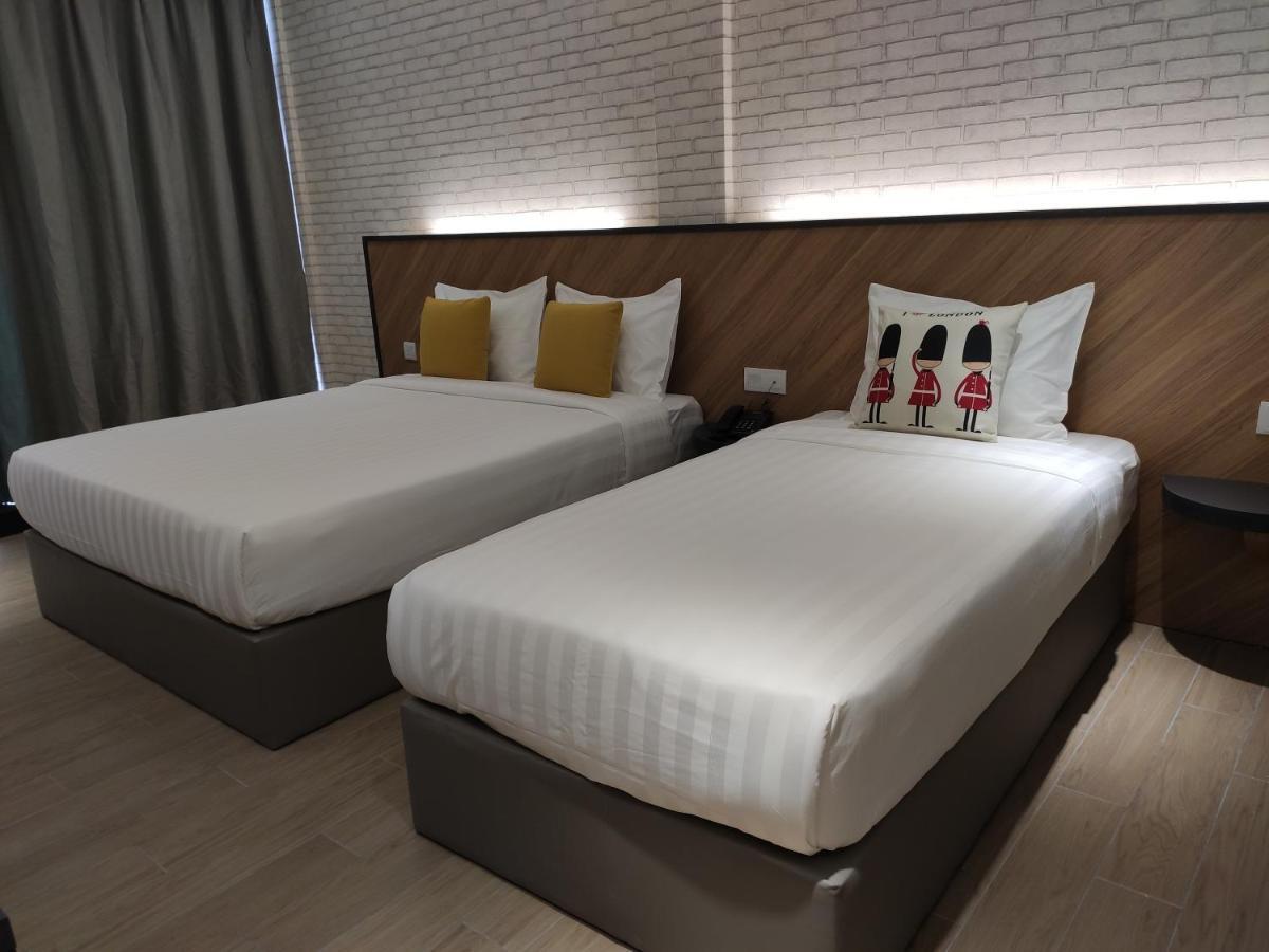 Hotel 99 Seri Kembangan Serdang Екстериор снимка