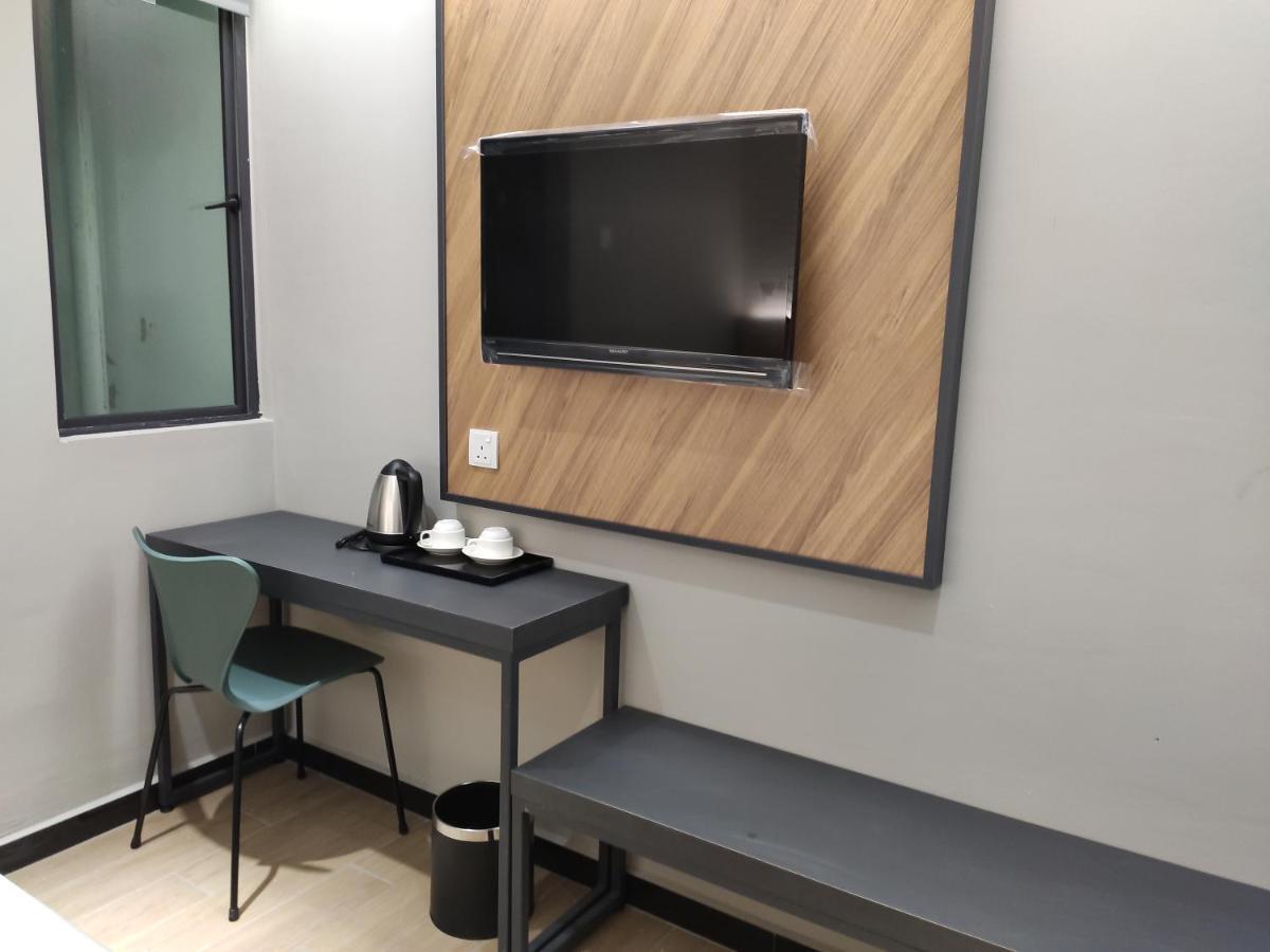 Hotel 99 Seri Kembangan Serdang Екстериор снимка