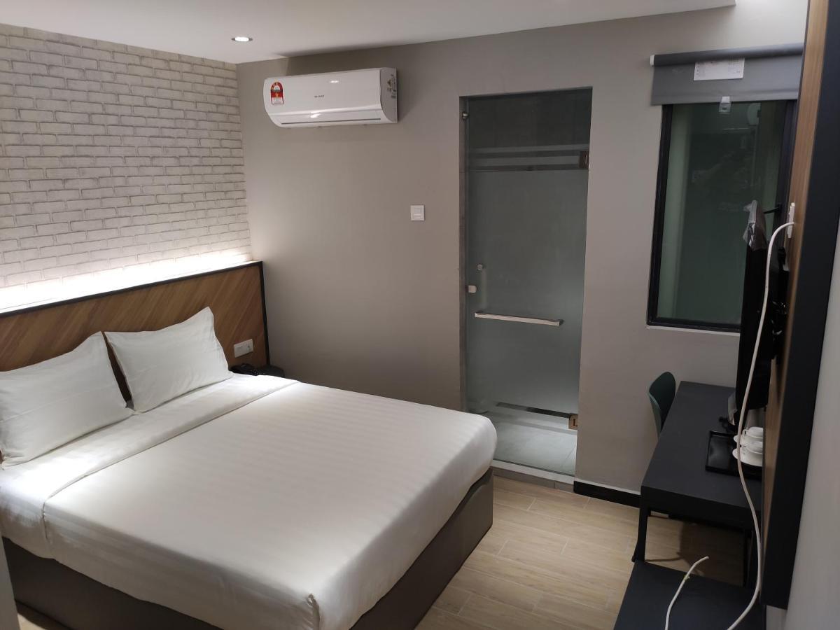 Hotel 99 Seri Kembangan Serdang Екстериор снимка